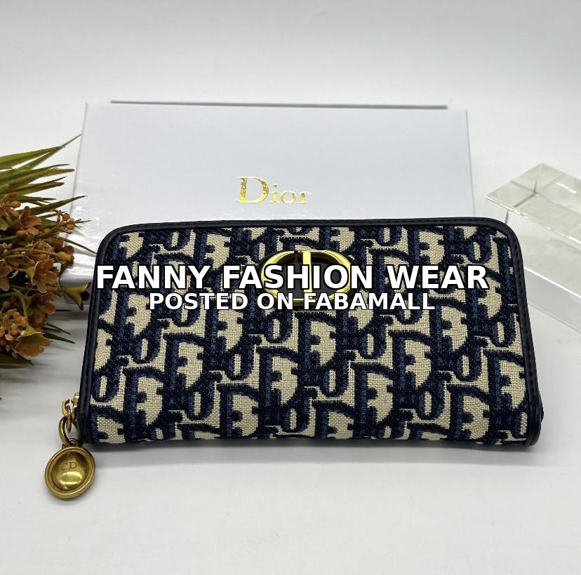 Ladies Purse in Ghana — 1