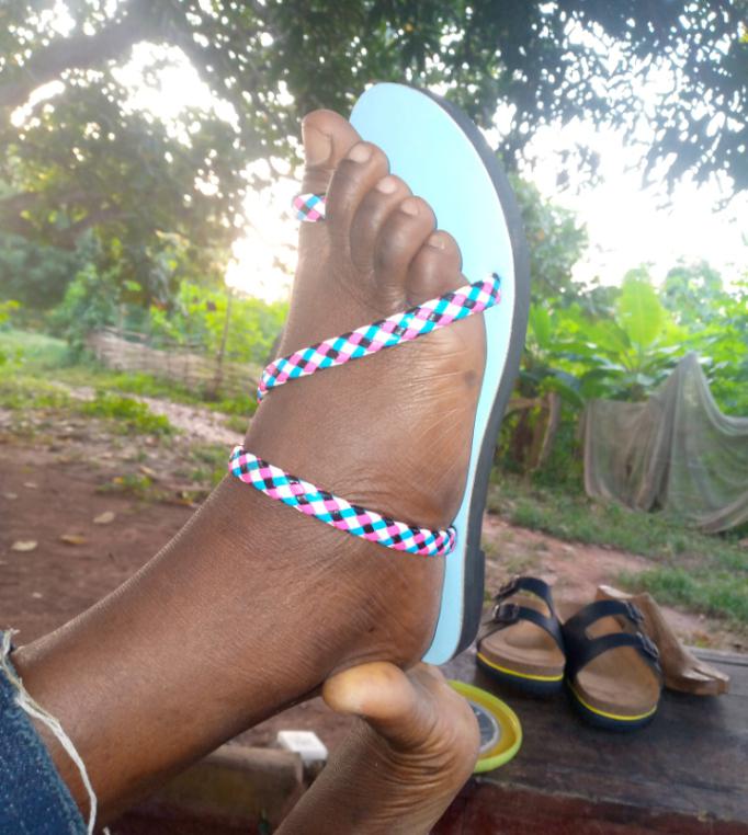 Ladies slippers Drobo image