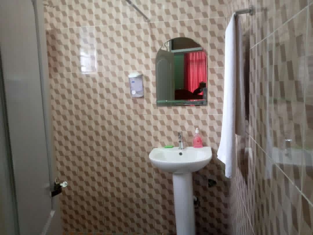 Deluxe Room in Kissiwaa Guest House Drobo Ghana image