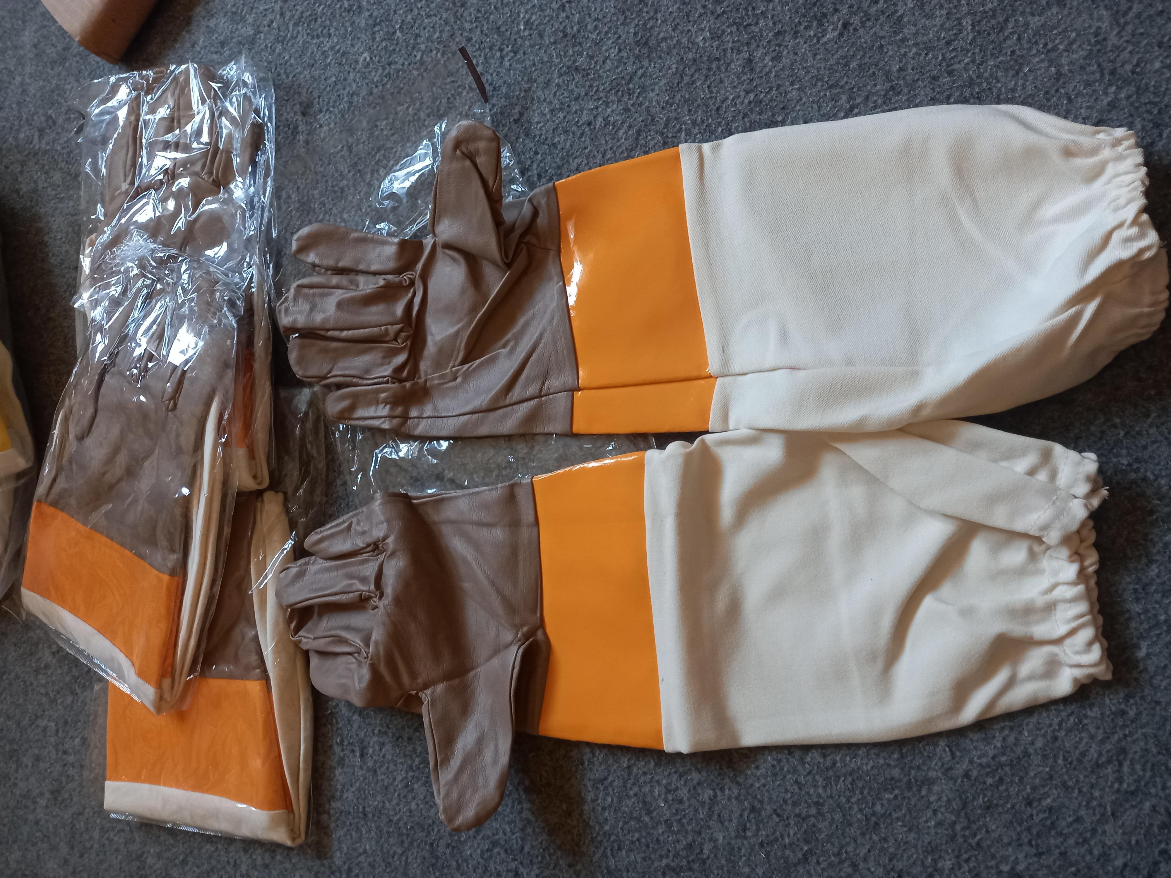 Super vinlex hand gloves for beekeeping