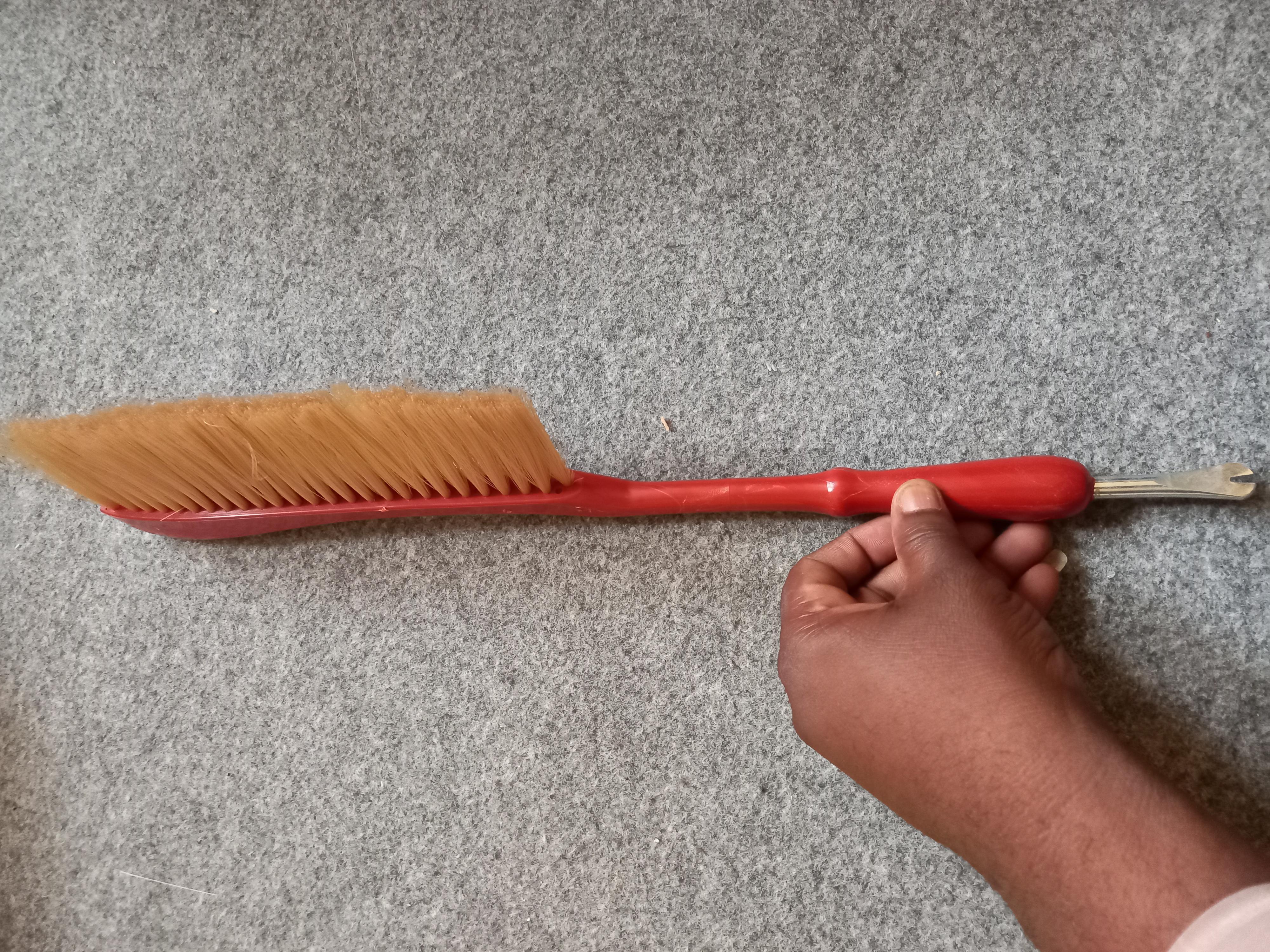 Multipurpose Soft stroke bee brush with a hive too end