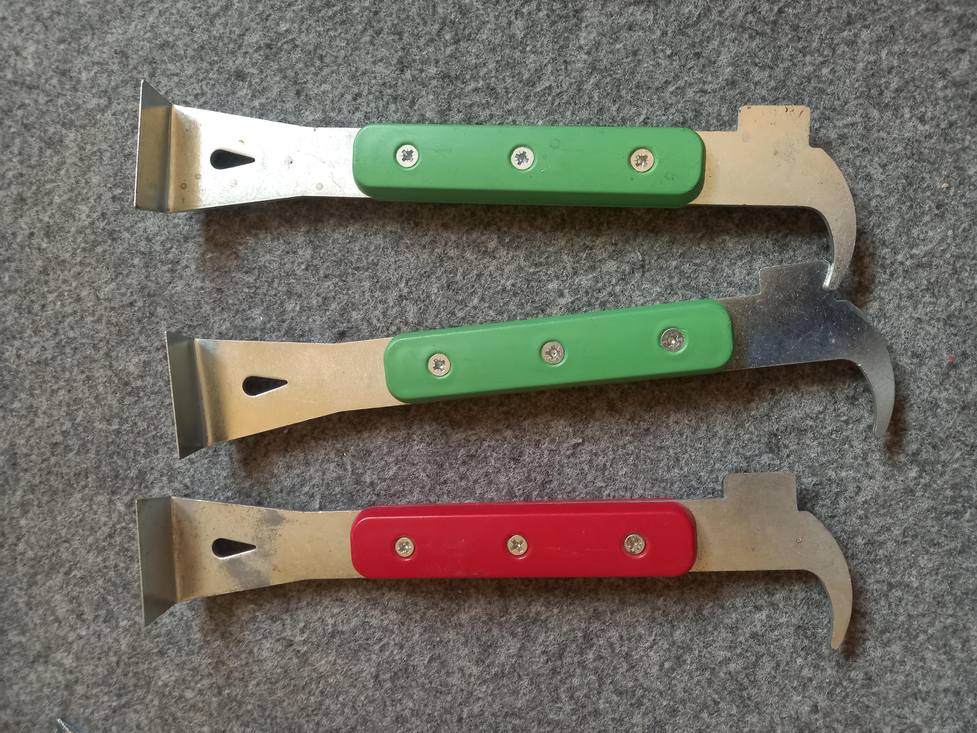 Multipurpose metal hive tool (type D)