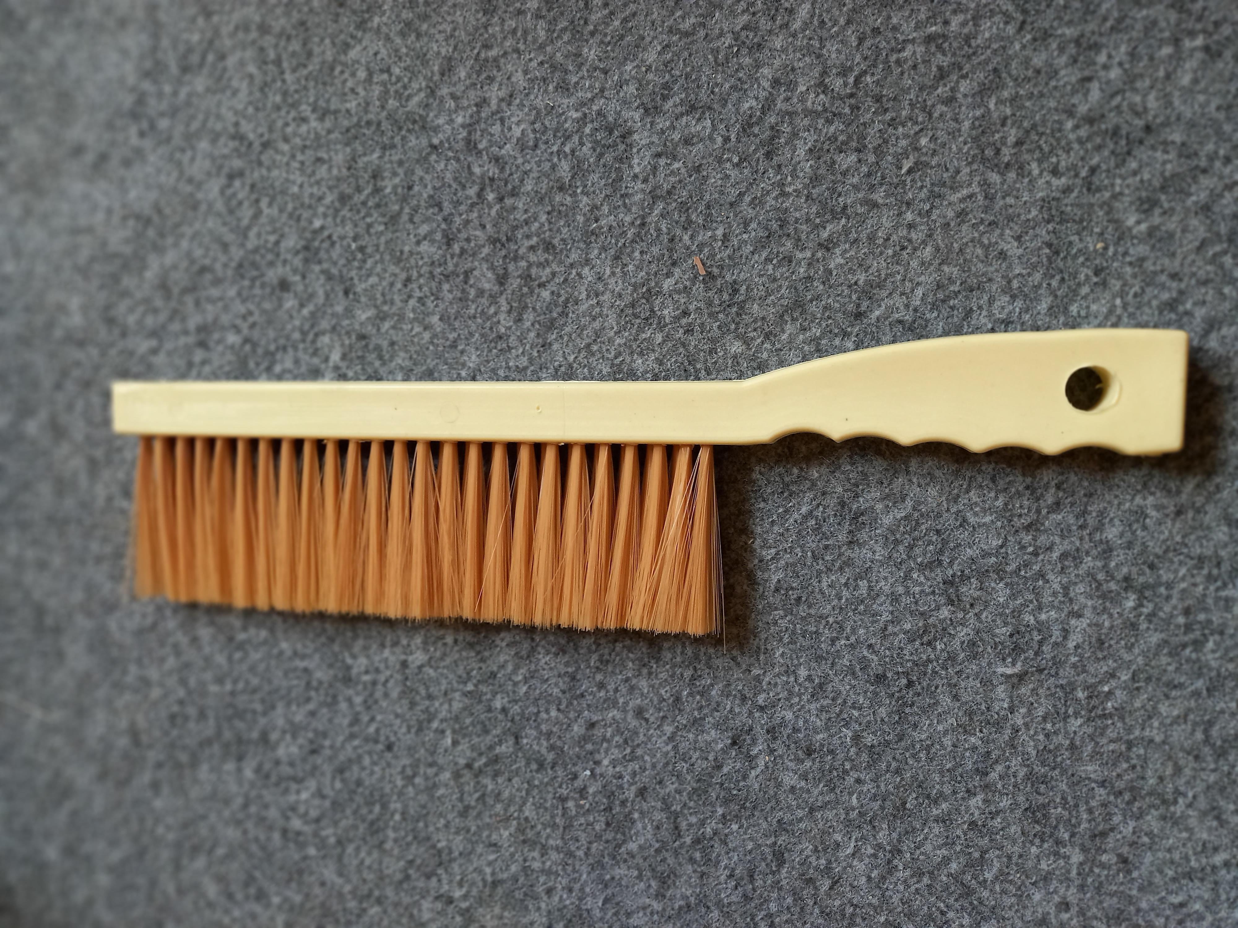 Beekeepers' brush