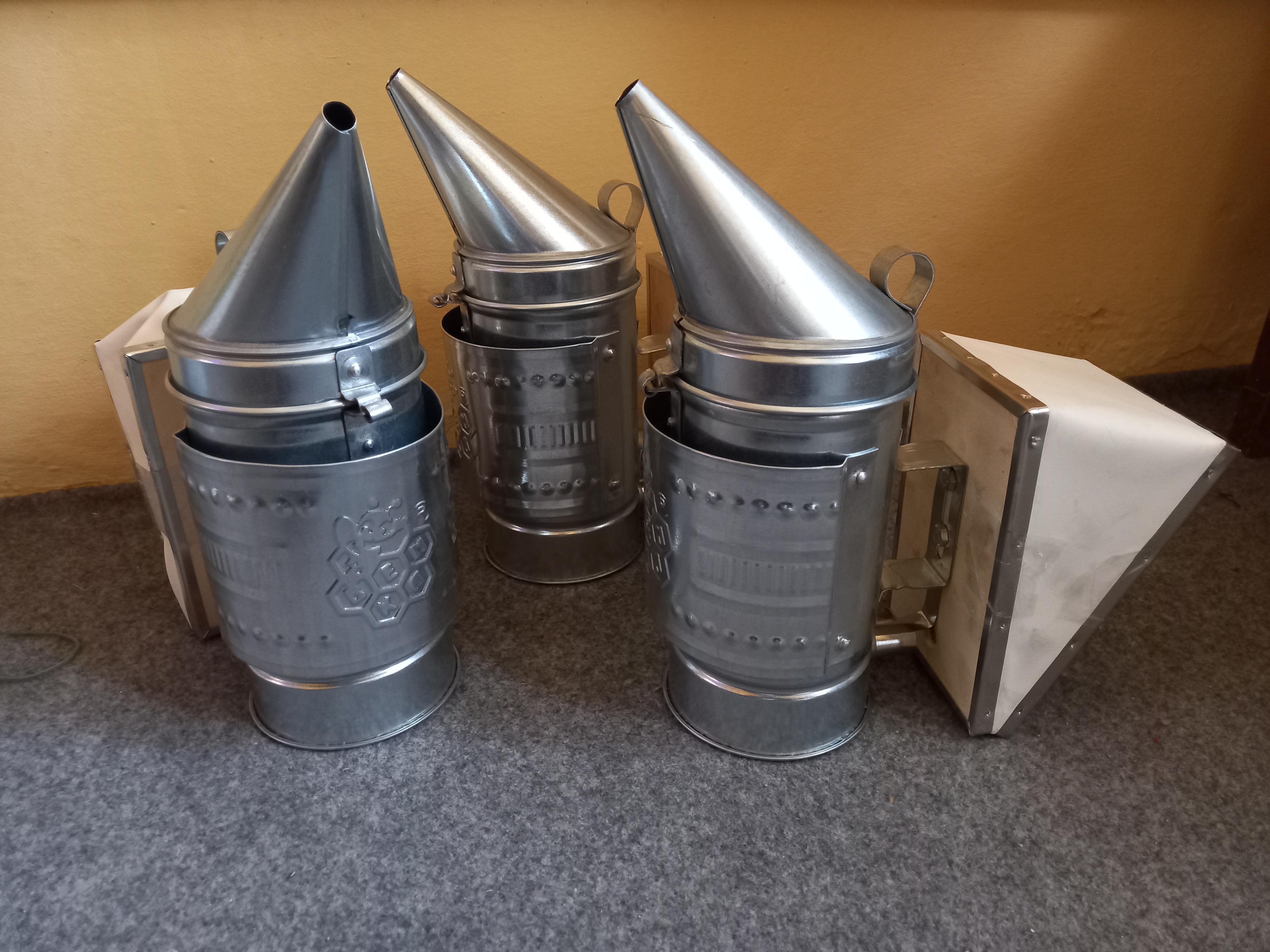 Removable bucket galvanised smoker image