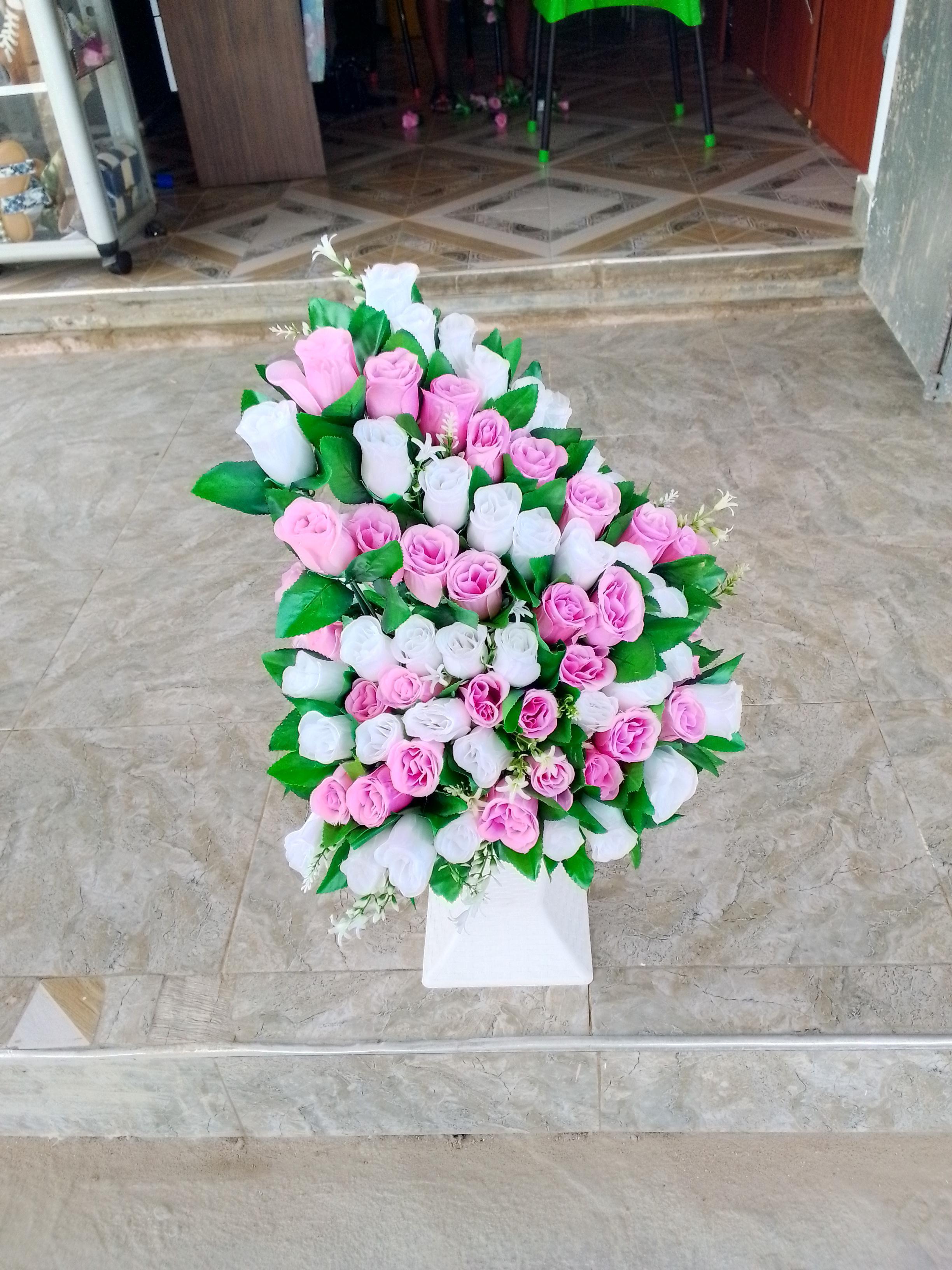 Floral decor training image